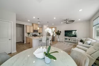 Photo #2: 222086682 Listing