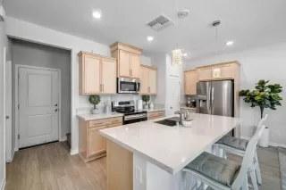 Photo #4: 222086682 Listing