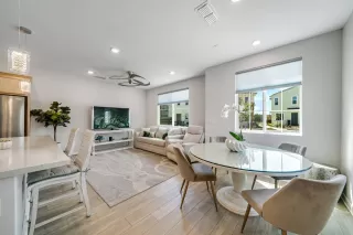 Photo #5: 222086682 Listing