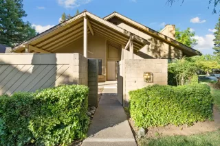 Photo #1: 222086986 Listing