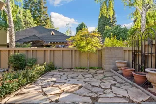 Photo #3: 222086986 Listing