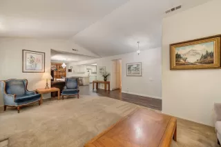 Photo #2: 222087059 Listing