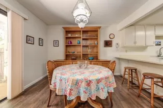 Photo #5: 222087059 Listing