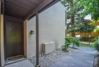 Photo #3: 222087196 Listing