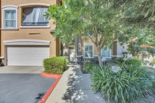 Photo #2: 222087834 Listing