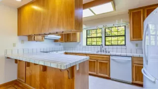 Photo #6: 222088002 Listing