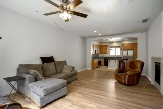 Photo #2: 222088039 Listing