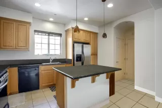 Photo #6: 222088039 Listing