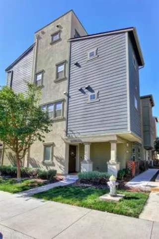 Photo #1: 222088719 Listing