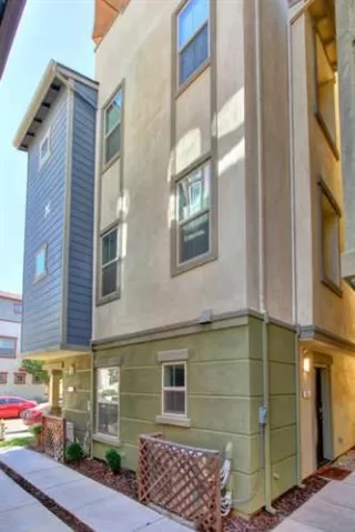 Photo #2: 222088719 Listing