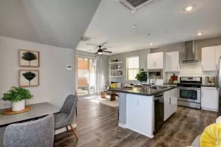 Photo #6: 222088719 Listing