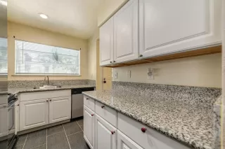 Photo #4: 222089307 Listing