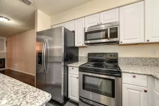 Photo #5: 222089307 Listing