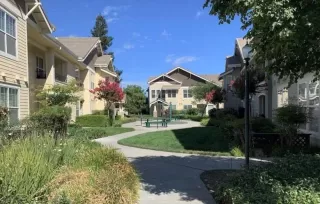 Photo #3: 222089353 Listing