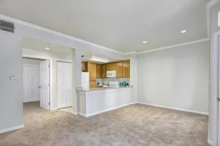 Photo #3: 222089931 Listing