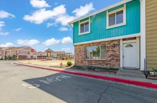 Photo #1: 222090088 Listing