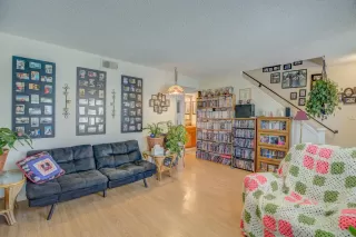 Photo #2: 222091252 Listing