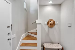 Photo #3: 222091442 Listing