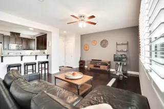 Photo #4: 222091495 Listing