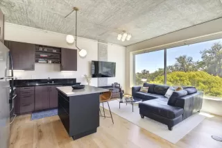 Photo #3: 222091604 Listing 