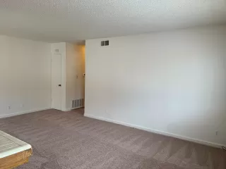 Photo #2: 222091865 Listing