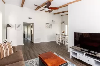 Photo #3: 222091930 Listing 