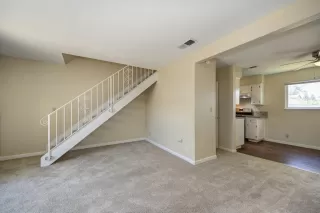 Photo #3: 222091956 Listing