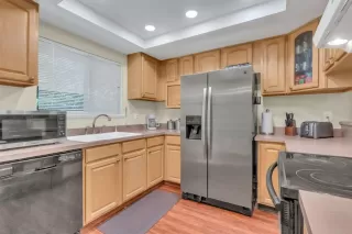 Photo #6: 222092439 Listing