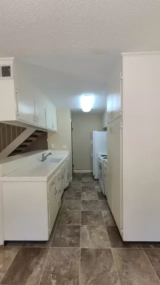 Photo #4: 222092445 Listing 