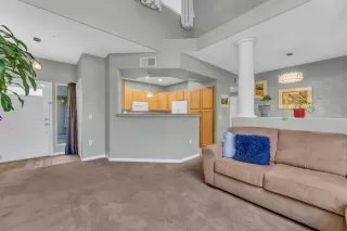 Photo #5: 222092462 Listing