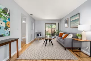 Photo #4: 222092583 Listing