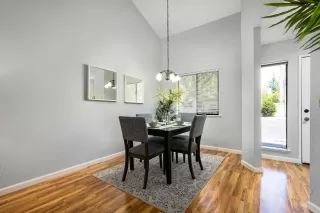 Photo #5: 222092583 Listing