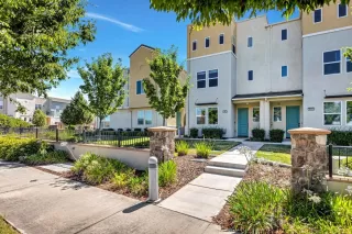Photo #1: 222092777 Listing 