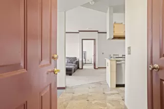 Photo #2: 222093465 Listing