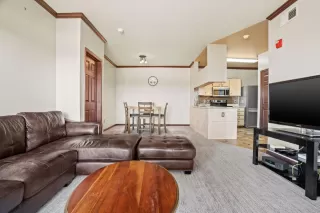 Photo #5: 222093465 Listing