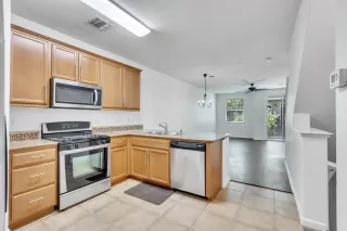 Photo #2: 222093607 Listing