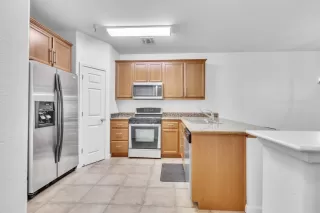 Photo #3: 222093607 Listing