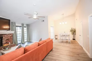 Photo #3: 222093647 Listing