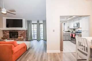 Photo #5: 222093647 Listing