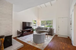 Photo #4: 222093685 Listing 