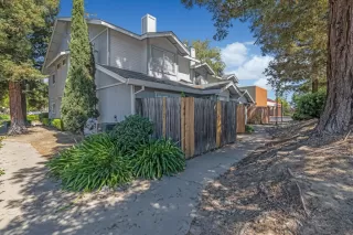 Photo #1: 222093726 Listing 