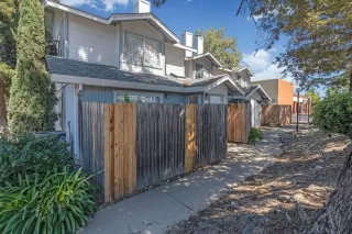 Photo #2: 222093726 Listing 