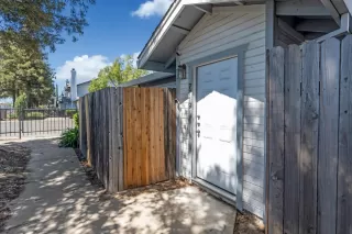 Photo #3: 222093726 Listing 