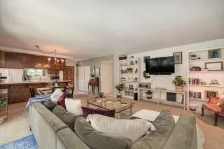 Photo #3: 222093901 Listing