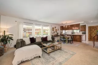 Photo #5: 222093901 Listing