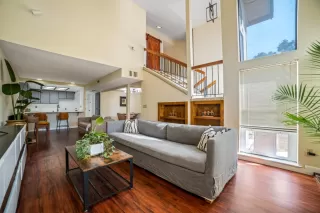 Photo #1: 222094179 Listing