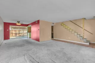 Photo #4: 222094666 Listing