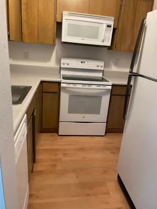 Photo #2: 222095077 Listing 
