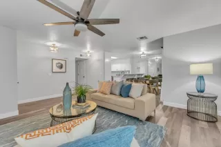 Photo #3: 222095250 Listing