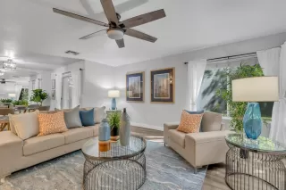 Photo #4: 222095250 Listing